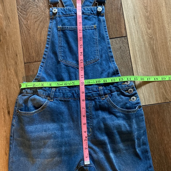Love Tree Denim Distressed Overalls Size Small - Picture 6 of 8